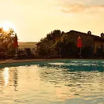Daire 3 Bedroom Awesome In Casole dʼElsa
