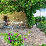 3 Bedroom Awesome In *