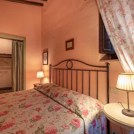 Appartamento 3 Bedroom Awesome In Casole dʼElsa