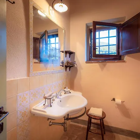 3 Bedroom Awesome In Appartamento *