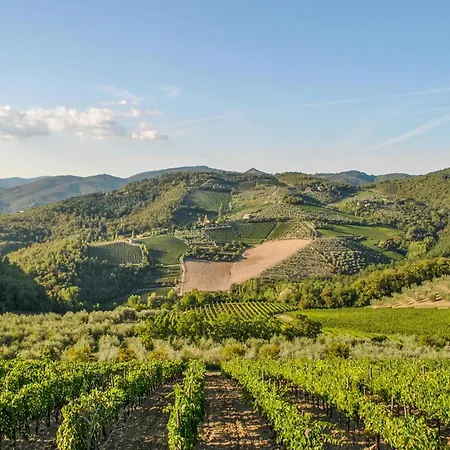 3 Bedroom Awesome In Appartamento Casole dʼElsa